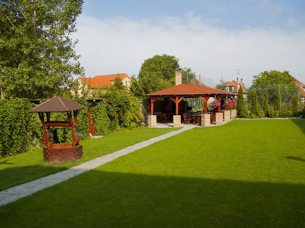 Penzion Fortune Dunajská Streda エクステリア 写真